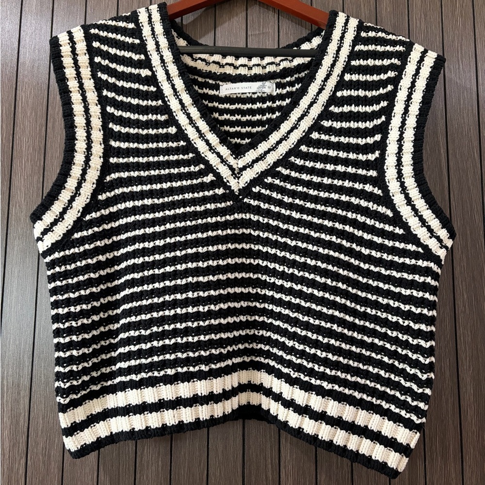 Altar’d State B&W Striped Vest | Size Medium